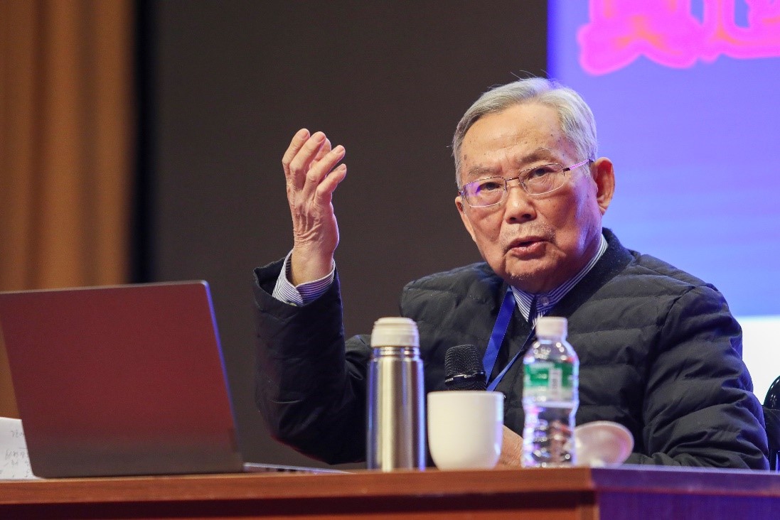 中国科学院院士陆大道作大会报告.jpg